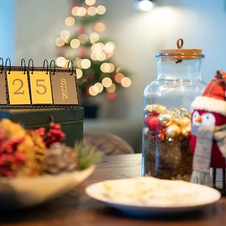 Holiday home Spacious - Contemporary - - Parking